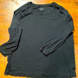 Simple black long sleeve shirt ☀️